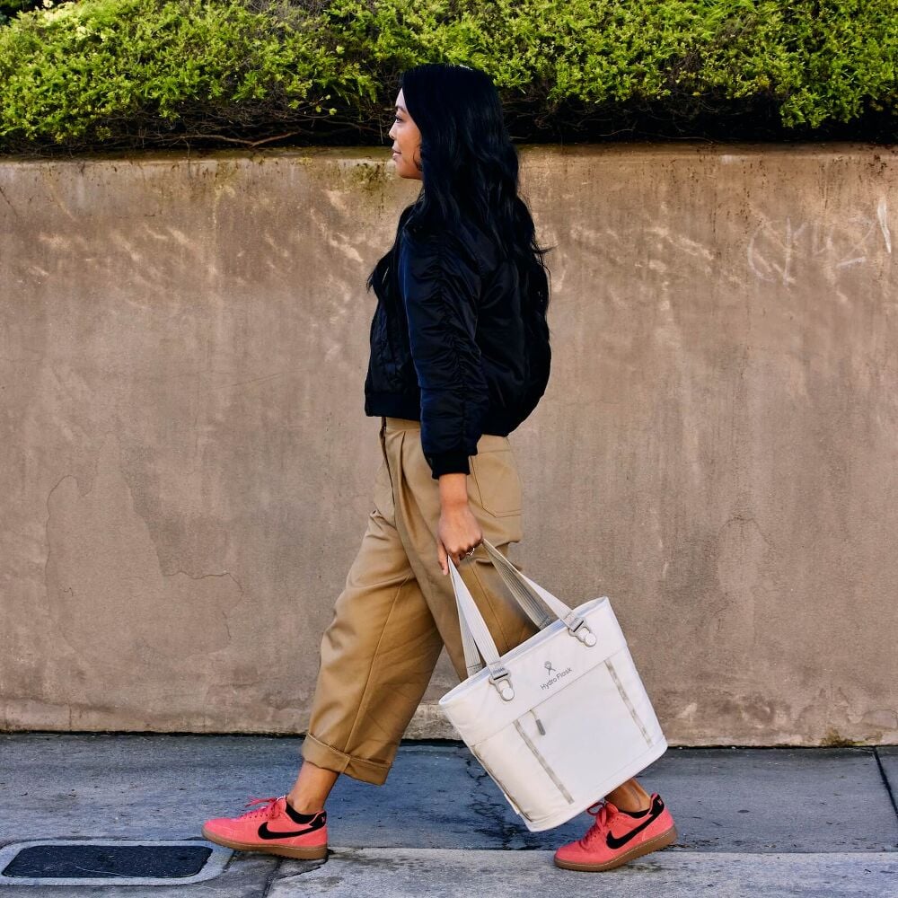 Carryout™ Soft Cooler Tote 10 L - Burgundy